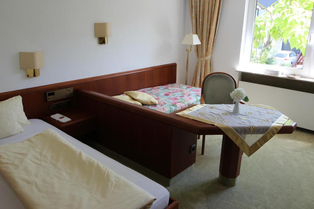 Hotel Am Kurpark Bad Wimpfen Szoba fotó