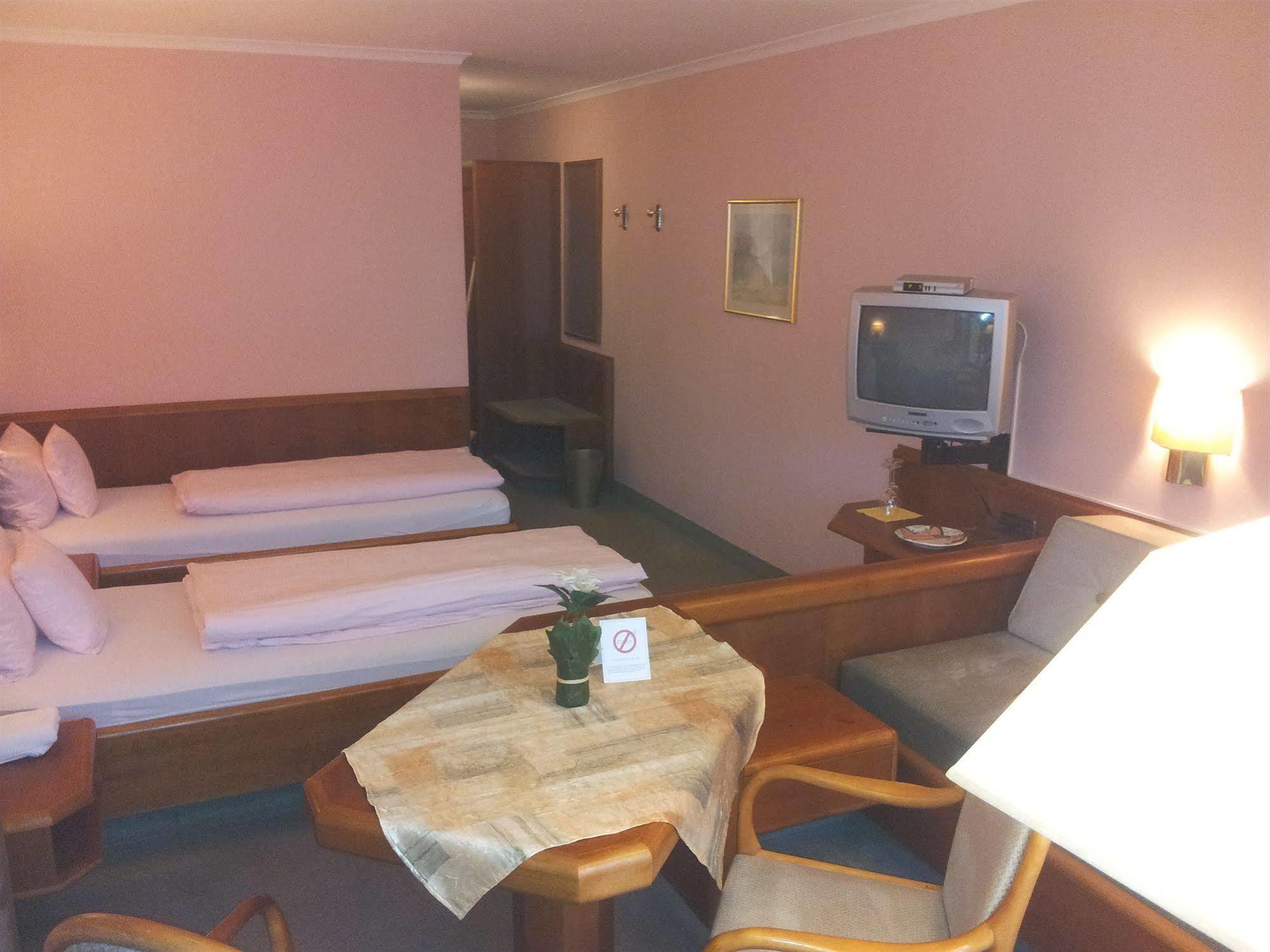 Hotel Am Kurpark Bad Wimpfen Kültér fotó